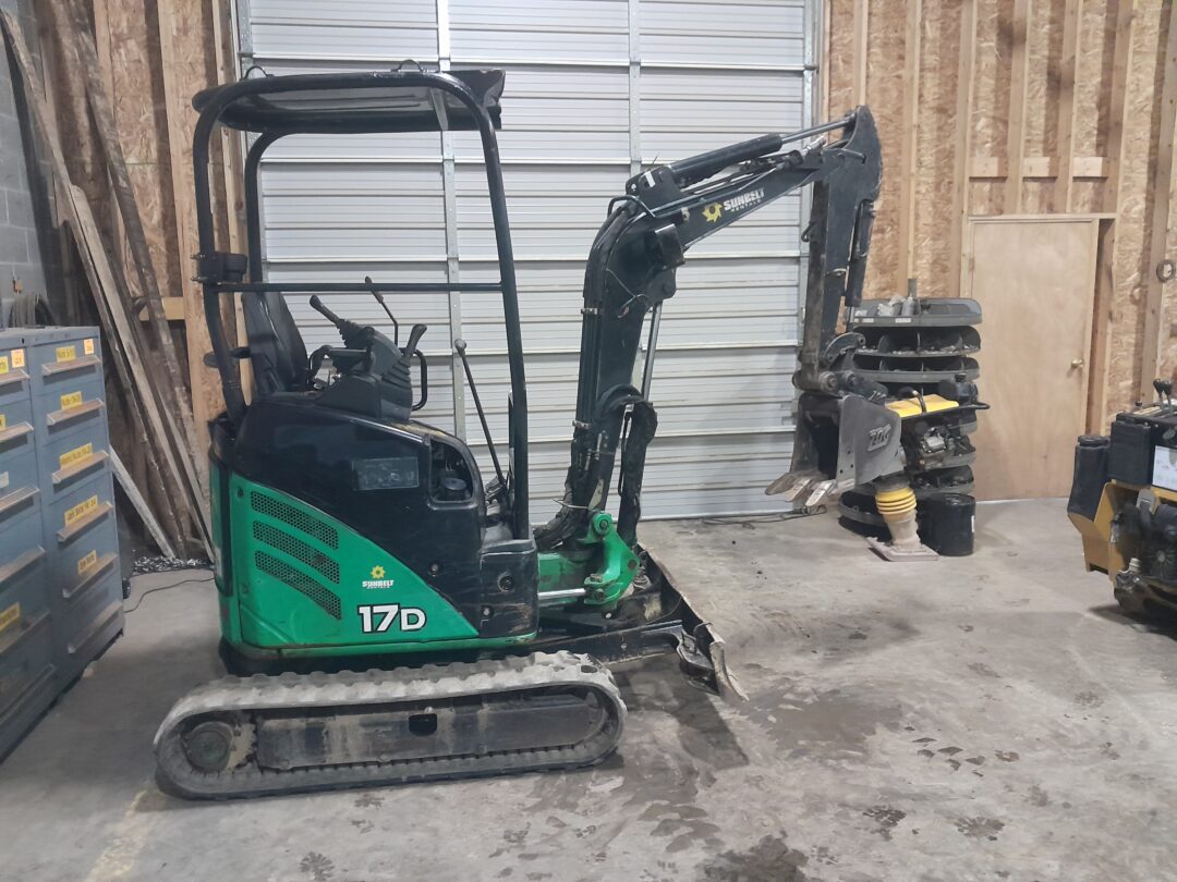 2013 John Deere 17D